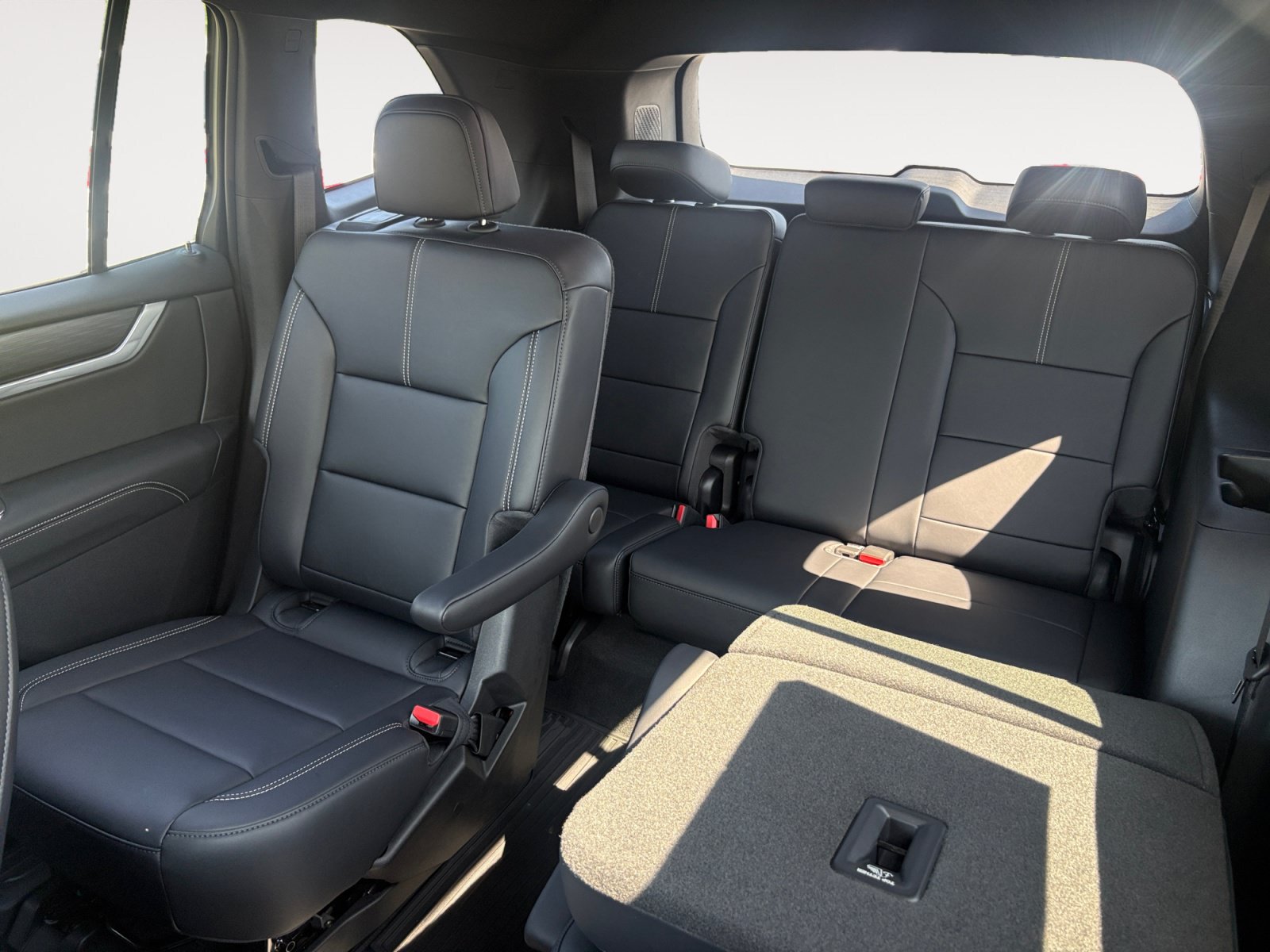 New 2026 GMC Acadia Elevation w/ Black Edition AWD/4WD image 13
