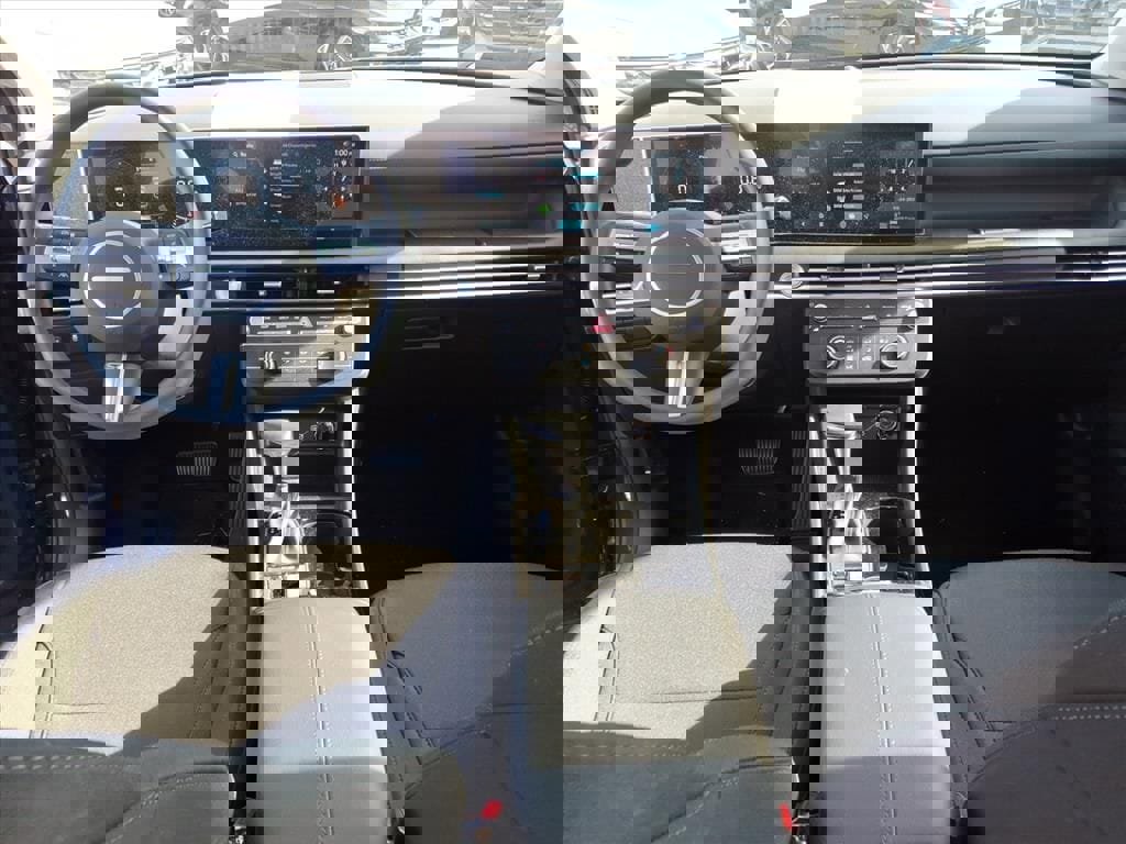 Used 2025 Hyundai Tucson SE image 6