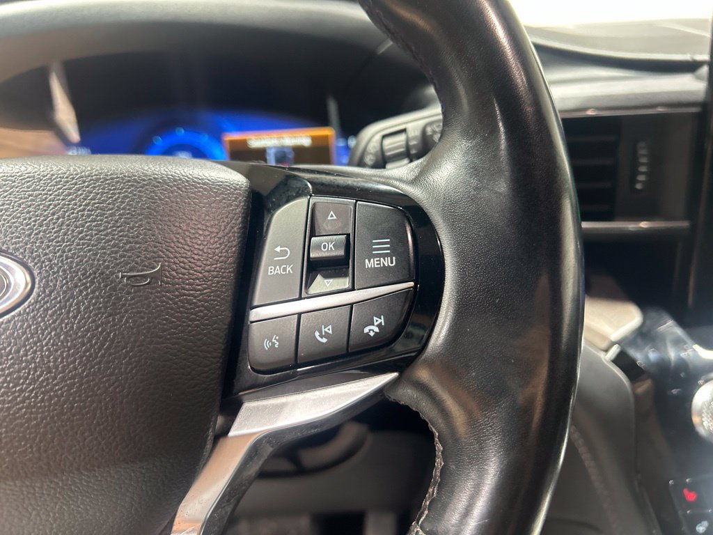 Used 2022 Ford Explorer Platinum w/ Equipment Group 601A AWD/4WD image 37