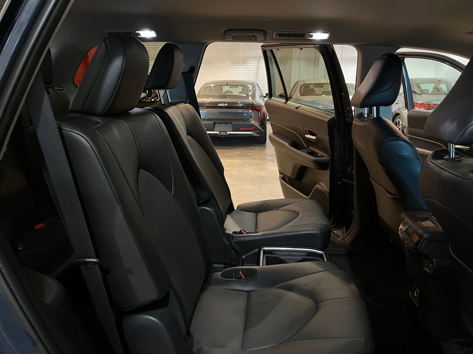 Used 2025 Toyota Grand Highlander FWD image 39