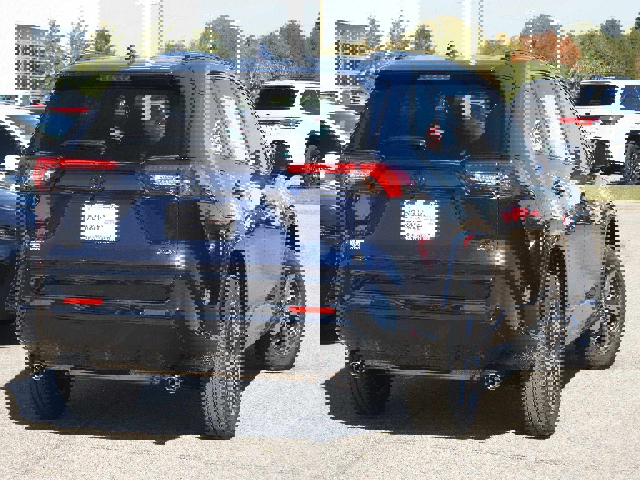 Used 2025 Toyota RAV4 SE image 10