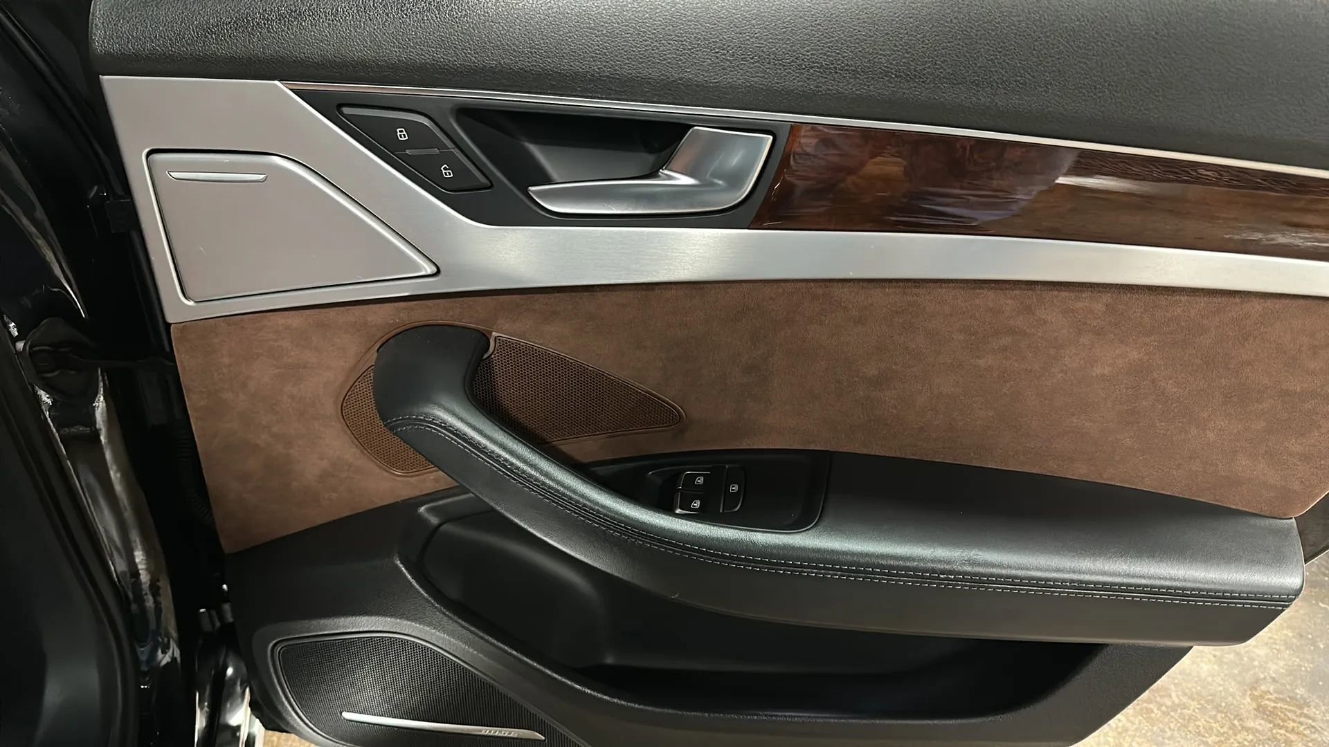 Used 2011 Audi A8 4.2 image 16