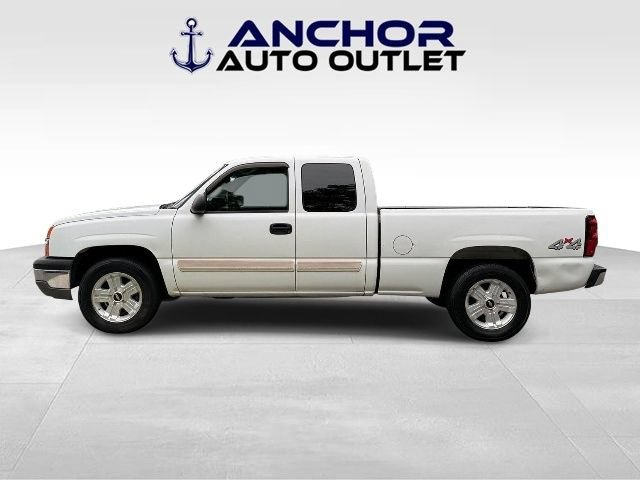 Used 2005 Chevrolet Silverado 1500 LS w/ Light Duty Power Package AWD/4WD image 5