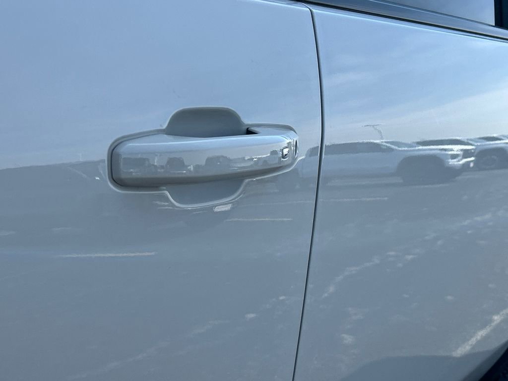 New 2026 GMC Sierra 2500 AT4 AWD/4WD image 15