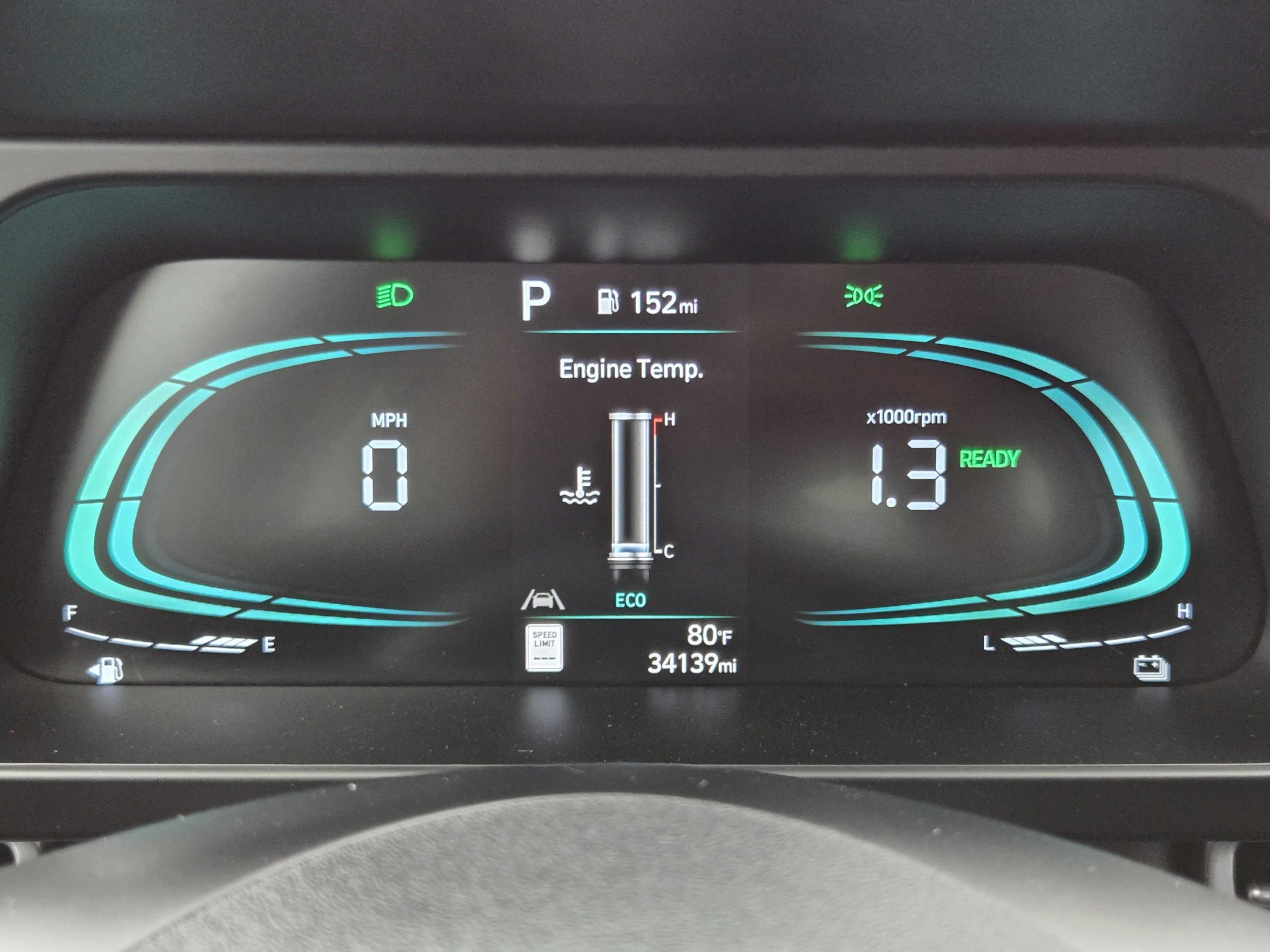 Used 2025 Hyundai Elantra Hybrid FWD image 12
