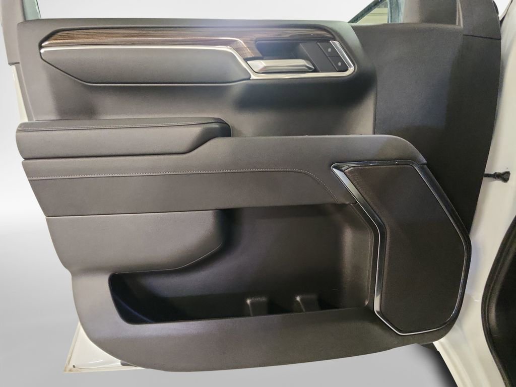 Certified 2025 Chevrolet Silverado 1500 LT AWD/4WD image 14