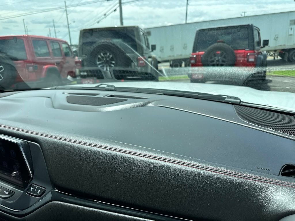 Used 2019 Chevrolet Blazer RS w/ Sun and Wheels Package FWD image 23