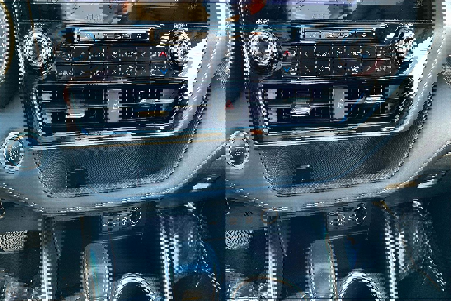 Used 2020 Toyota Highlander Limited image 16