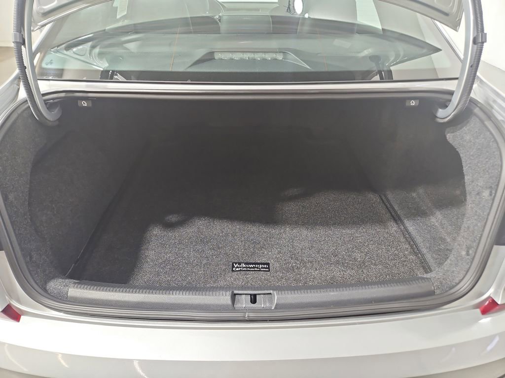Used 2018 Volkswagen Passat 3.6 image 22