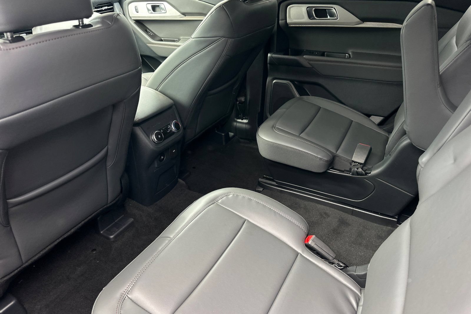 New 2026 Ford Explorer Active w/ Active Comfort Package RWD image 11