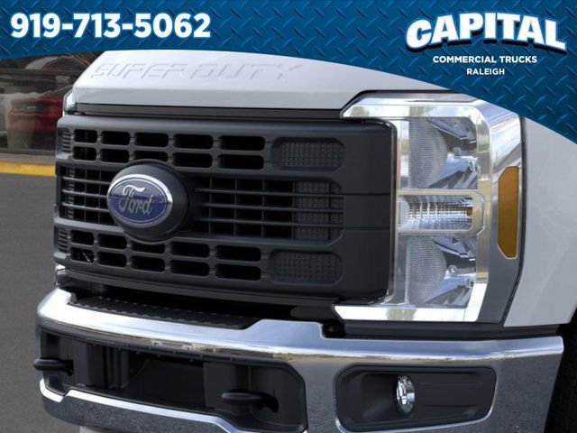 New 2026 Ford F250 XL w/ XL Chrome Package image 17