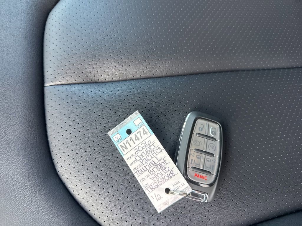 New 2026 Chrysler Pacifica Select image 27