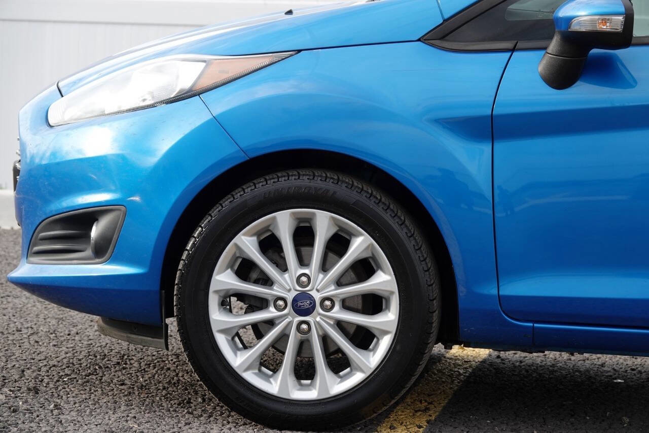 Used 2014 Ford Fiesta SE w/ Equipment Group 201A FWD image 19