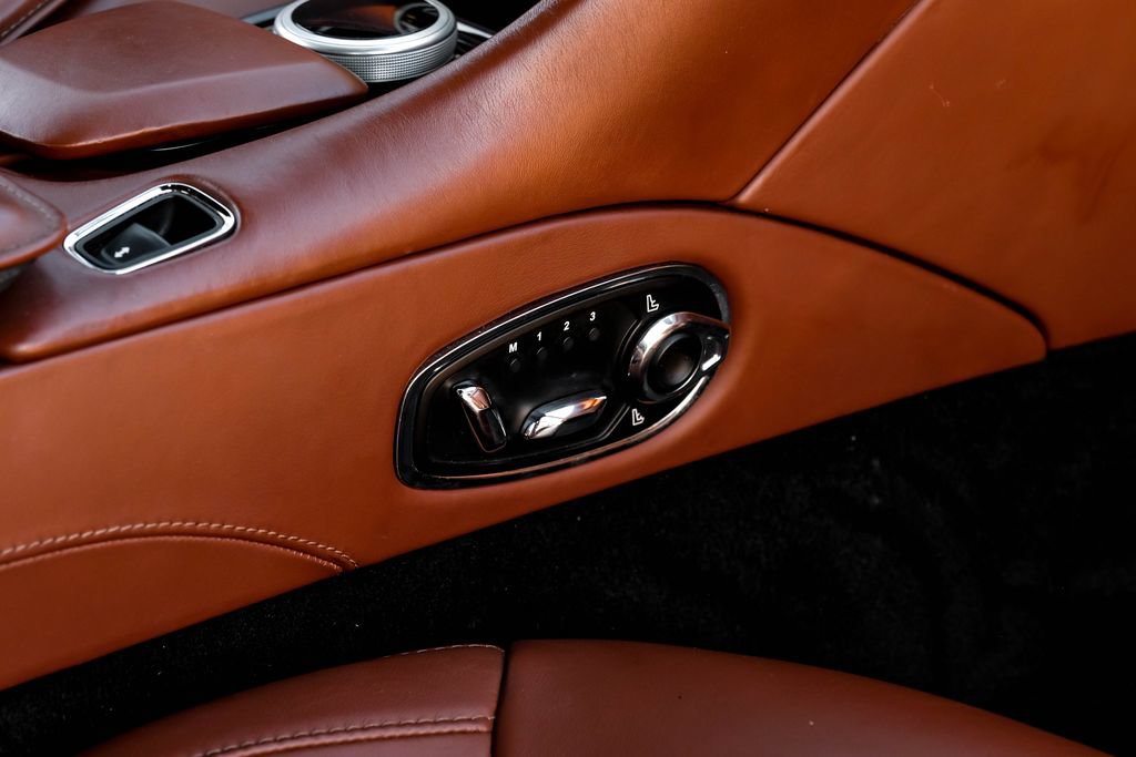 Used 2019 Aston Martin DB11 Volante RWD image 28