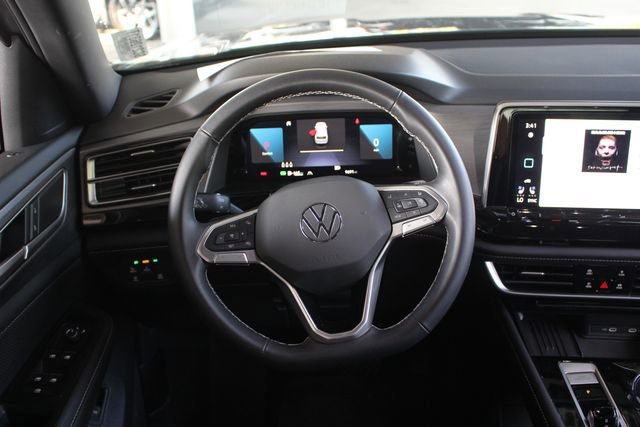 Used 2025 Volkswagen Atlas Cross Sport SE w/ Panoramic Sunroof Package image 29