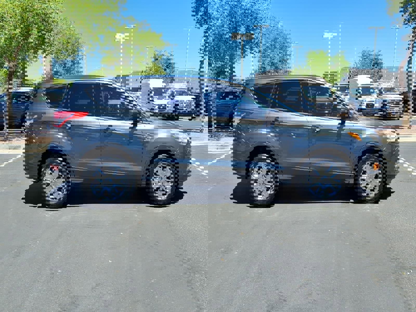 Used 2016 Ford Escape S FWD image 3