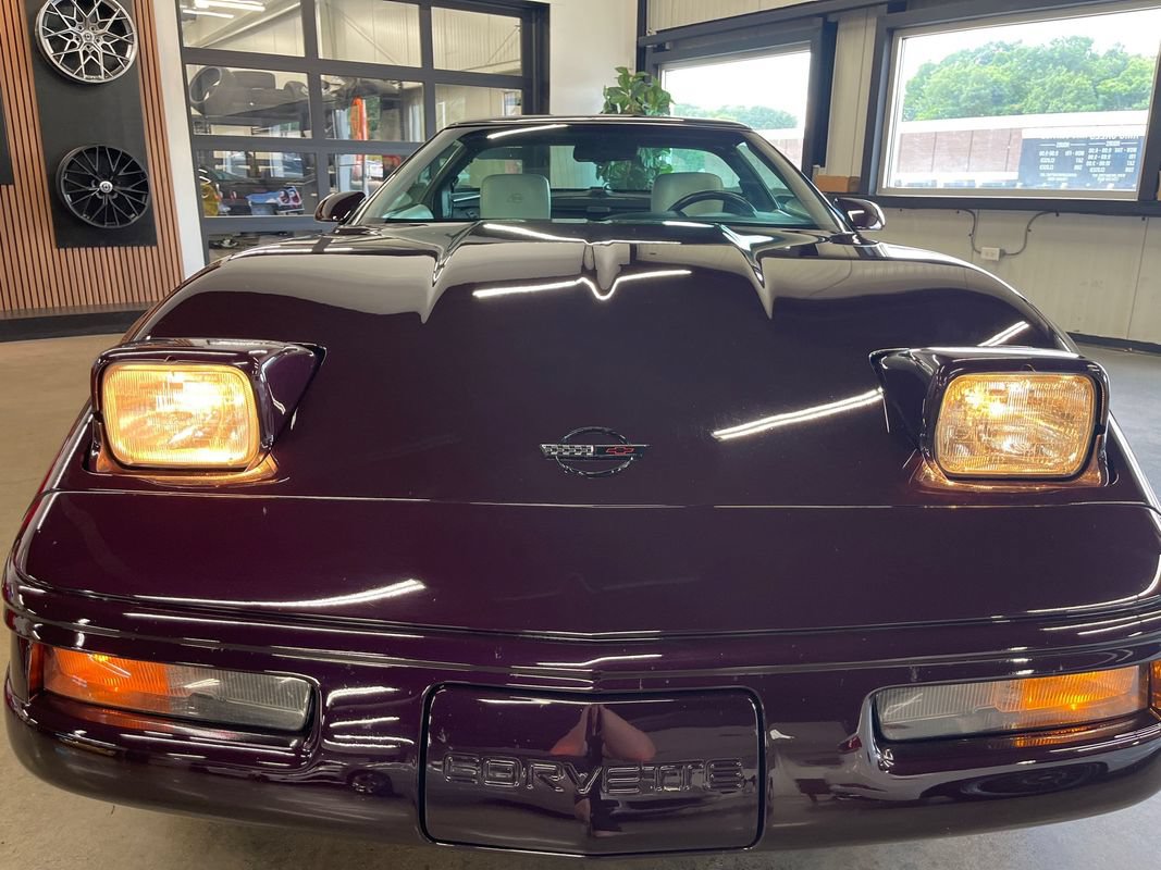 Used 1993 Chevrolet Corvette Coupe RWD image 27