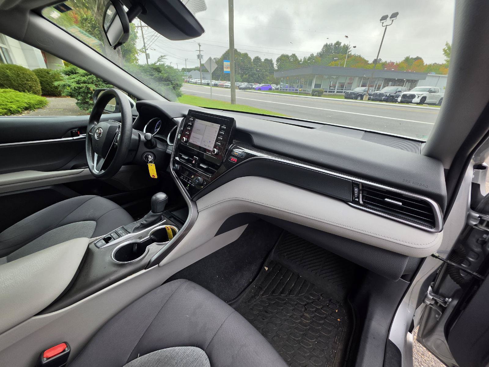 Used 2022 Toyota Camry LE AWD/4WD image 17