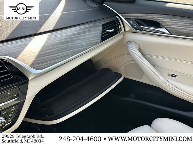 Used 2018 BMW 530e xDrive w/ Premium Package 2 AWD/4WD image 36
