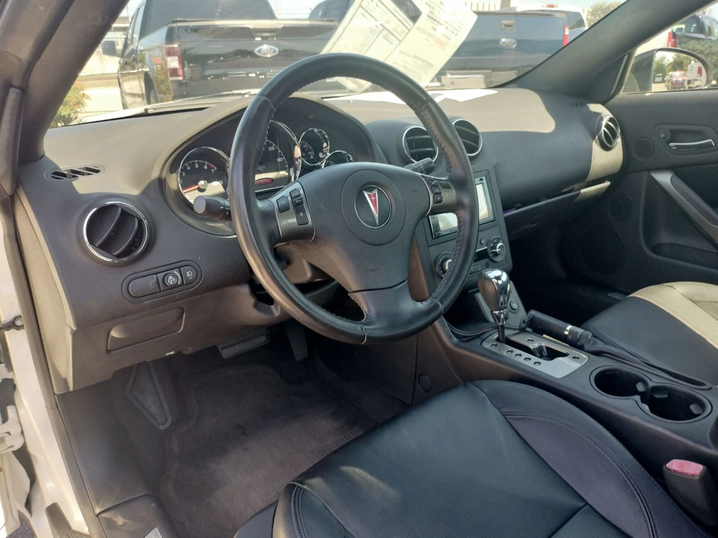 Used 2009 Pontiac G6 GT w/ Sport Package 1 FWD image 13