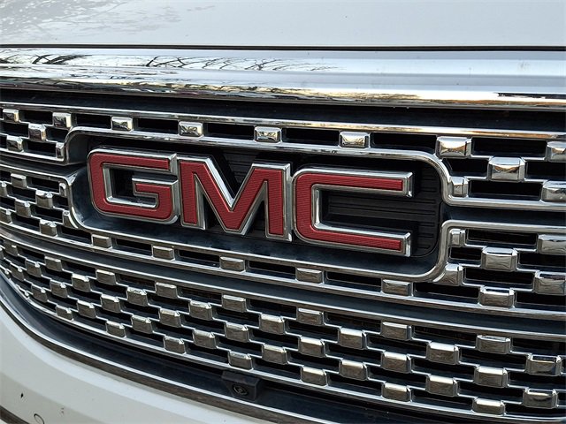 Used 2017 GMC Acadia Denali w/ Technology Package image 10