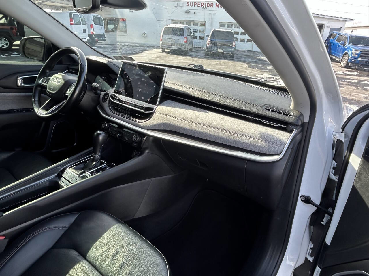 Used 2022 Jeep Compass Latitude image 12