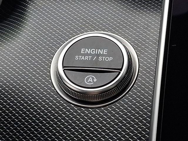 Used 2025 Mercedes-Benz C 300 4MATIC Sedan image 26