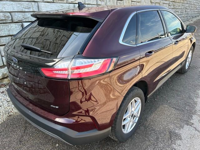 Used 2024 Ford Edge SEL w/ Convenience Package image 5