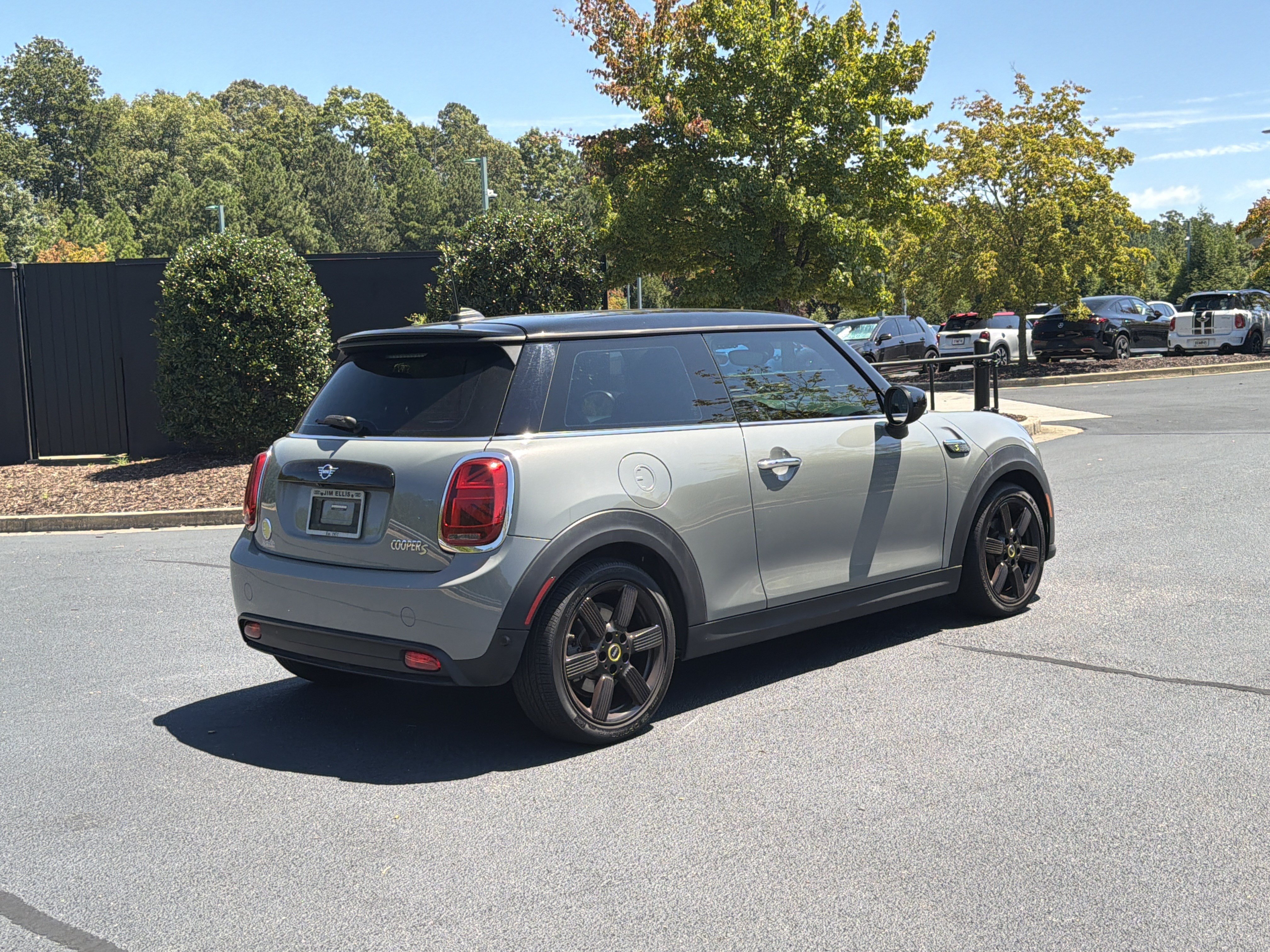Used 2023 MINI Cooper SE FWD image 3