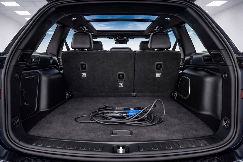 Used 2024 Jeep Grand Cherokee Limited 4xe w/ Luxury Tech Group II image 9