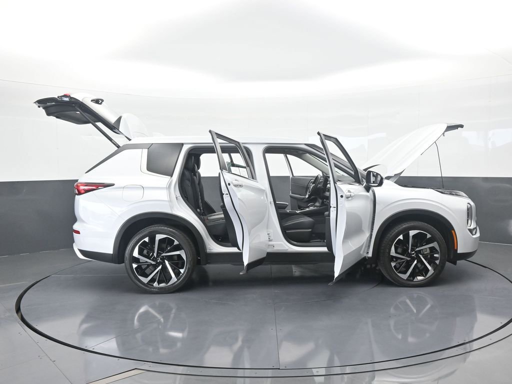 Used 2023 Mitsubishi Outlander SE image 80