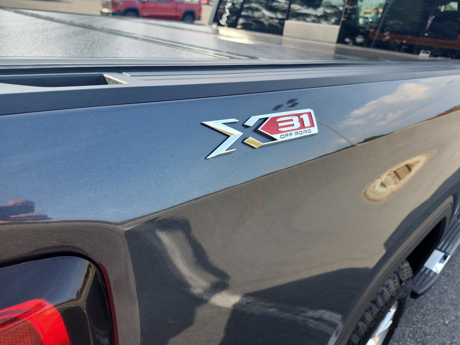 Used 2021 GMC Sierra 1500 SLT w/ SLT Premium Package image 6