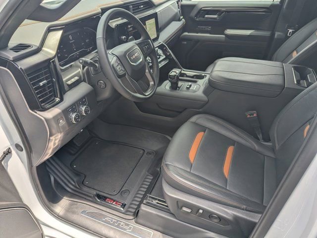 Used 2023 GMC Sierra 1500 AT4 w/ AT4 Premium Package AWD/4WD image 9