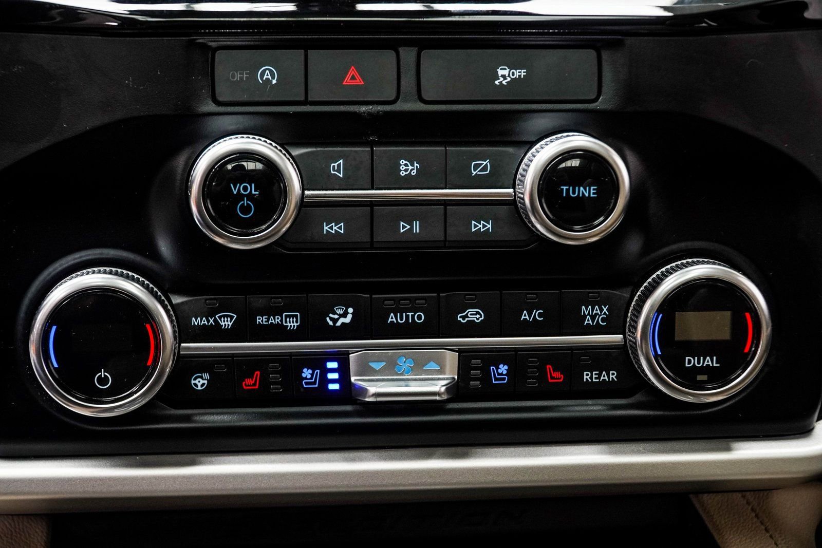 Used 2024 Ford Expedition Limited AWD/4WD image 22