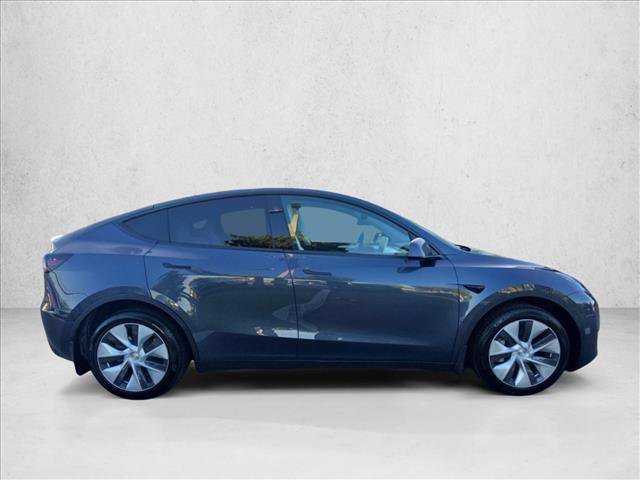 Used 2024 Tesla Model Y Long Range AWD/4WD image 4