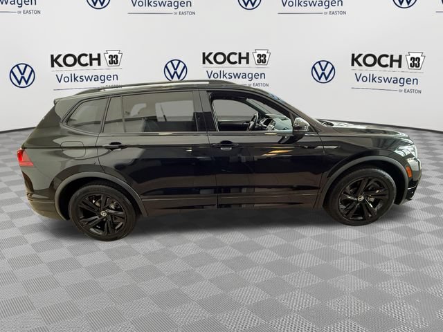 Used 2023 Volkswagen Tiguan SE R-Line AWD/4WD image 9