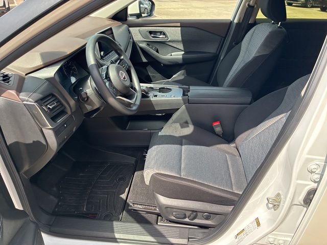 Used 2023 Nissan Rogue SV image 17