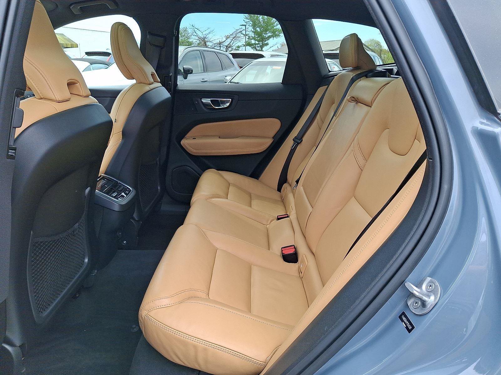 Certified 2023 Volvo XC60 B6 Ultimate w/ Protection Package Premier AWD/4WD image 10