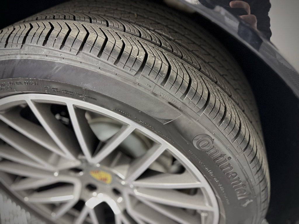 Certified 2023 Porsche Cayenne S image 16