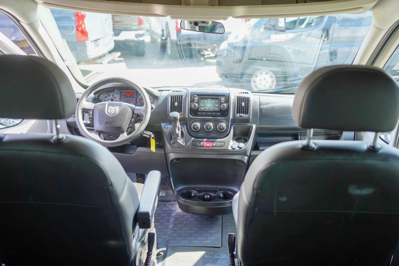 Used 2016 RAM ProMaster 2500 w/ Premium Appearance Group FWD image 3