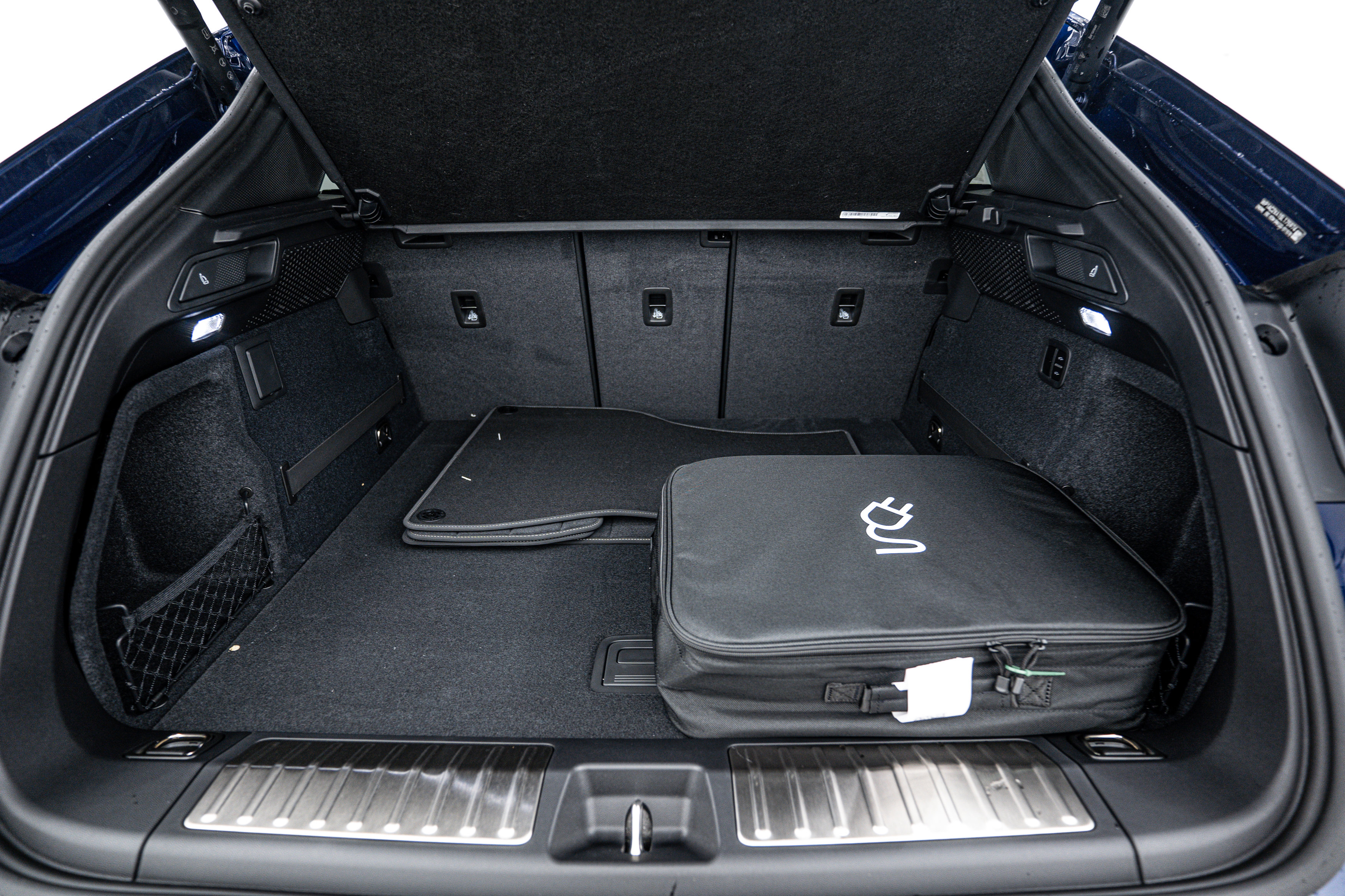 New 2025 Porsche Macan Turbo Electric image 25