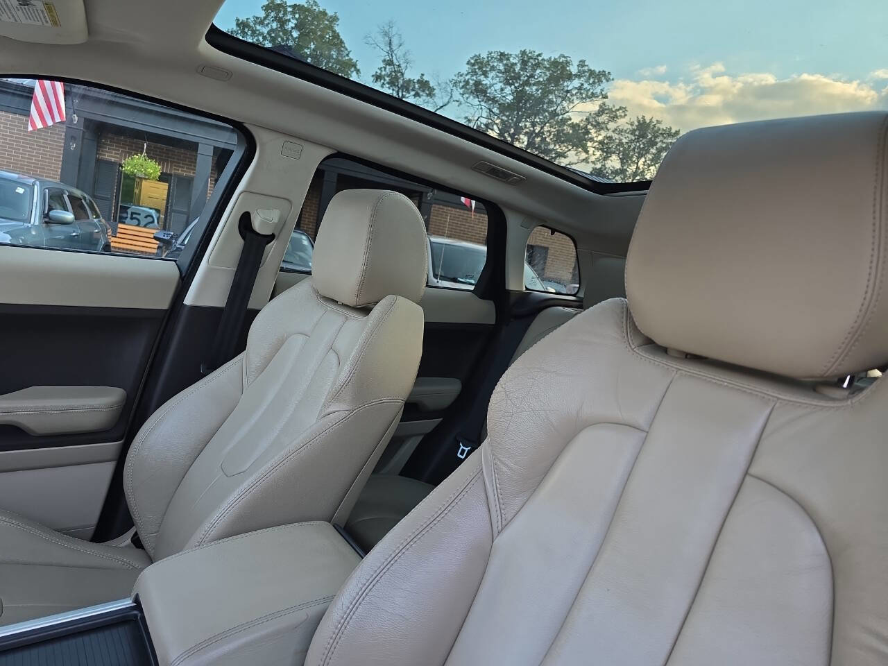 Used 2012 Land Rover Range Rover Evoque Pure Plus image 19