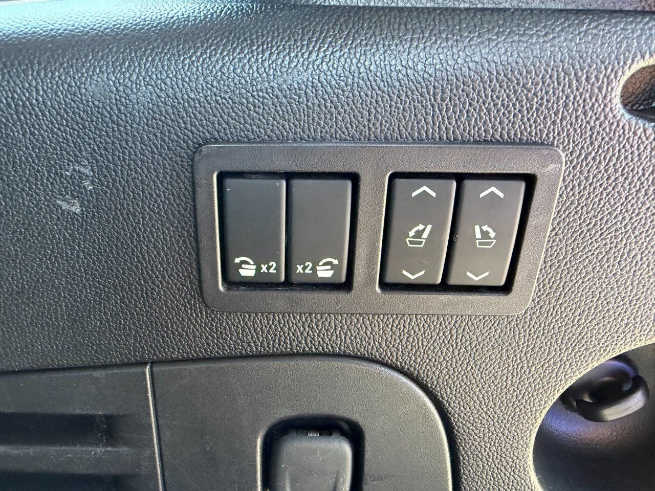 Used 2017 Cadillac Escalade ESV Premium Luxury image 48