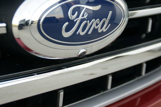 Certified 2022 Ford F150 Lariat w/ Equipment Group 502A High image 8