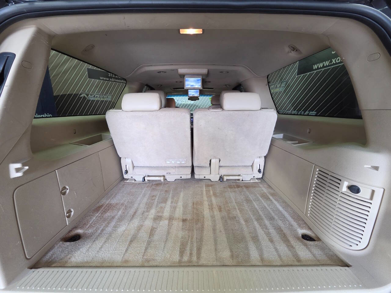 Used 2011 Chevrolet Suburban LTZ image 30