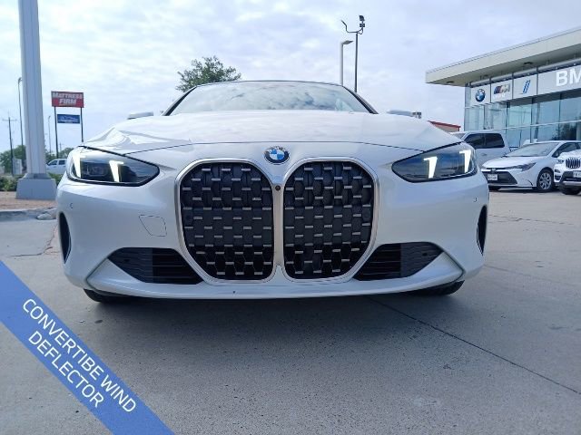 Certified 2025 BMW 430i Convertible w/ Premium Package RWD image 2