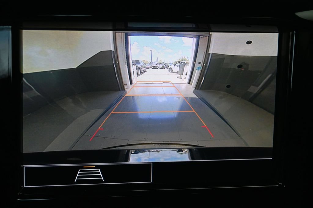 Used 2022 Chevrolet Traverse LT FWD image 11