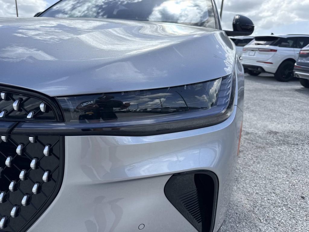 New 2026 Lincoln Nautilus Premier image 10