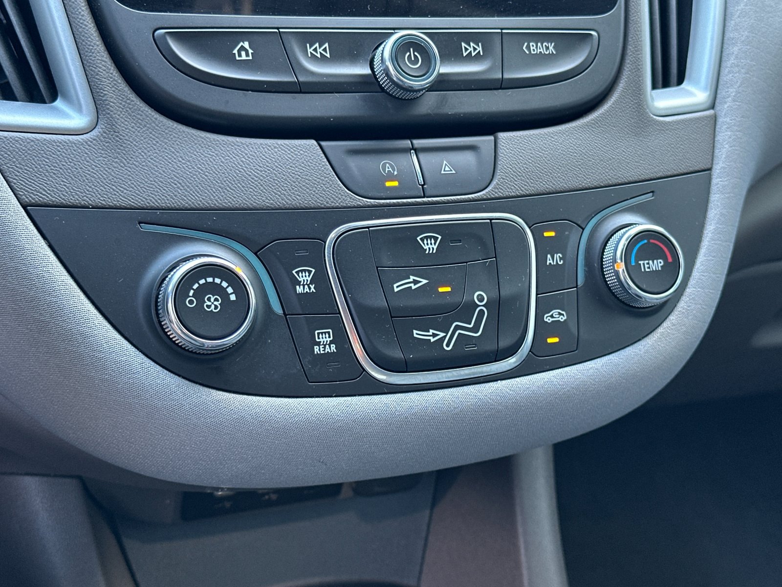 Used 2023 Chevrolet Malibu LS FWD image 19