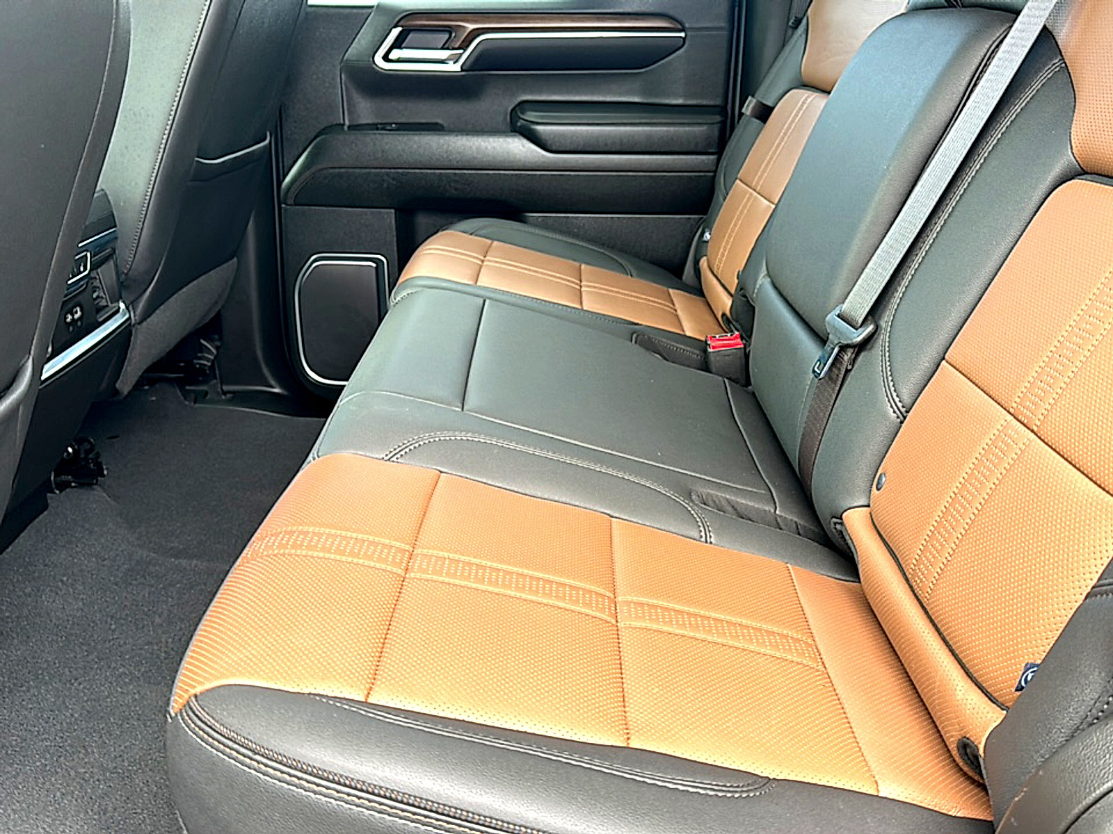 Used 2024 Chevrolet Silverado 1500 High Country w/ High Country Premium Package image 19